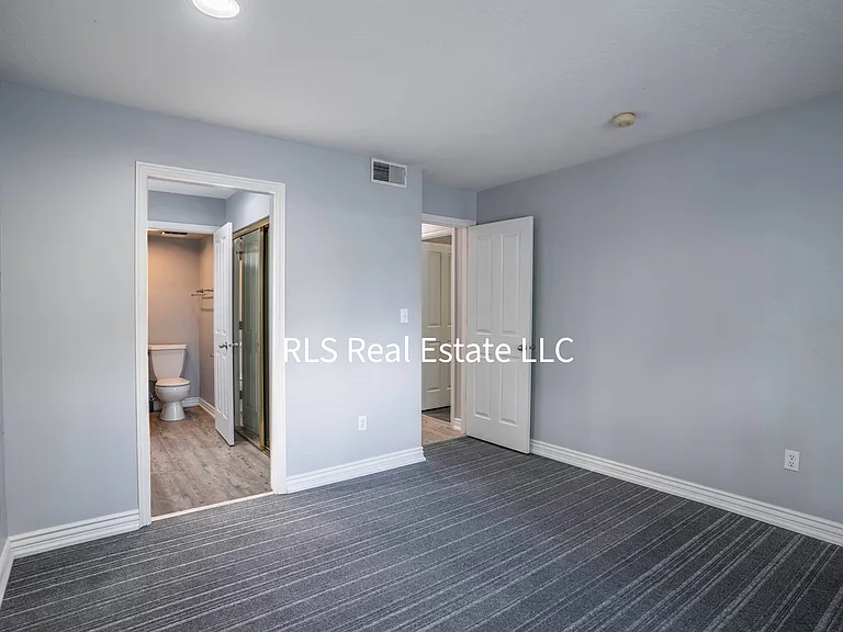 1541 N Riverside Ave #15 — Photo 12