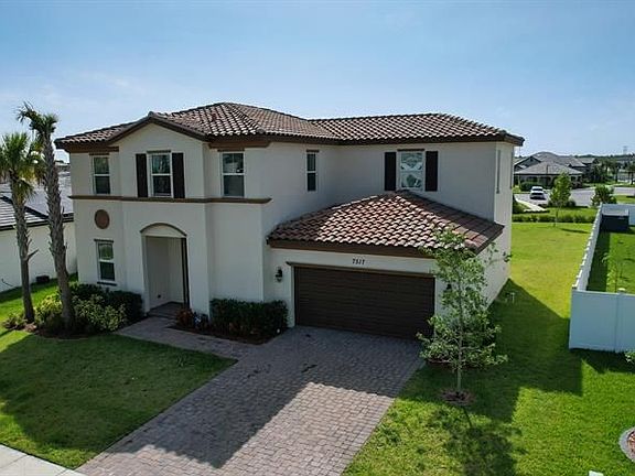2nd image of 7517 NW Farnsworth Cir