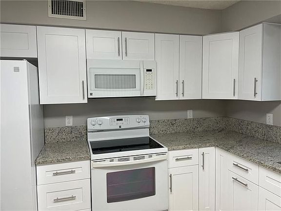 3rd image of 979 NW 93rd Ave #979