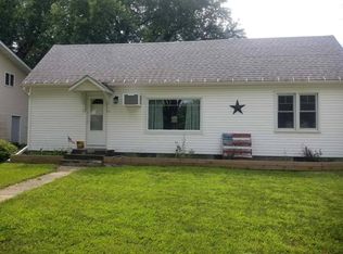 209 S Lake St, Lake View, IA 51450