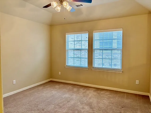 4654 Penelope Ln — Photo 11