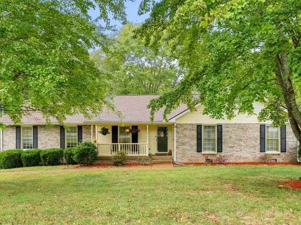 331 View Ridge Dr, Goodlettsville, TN 37072