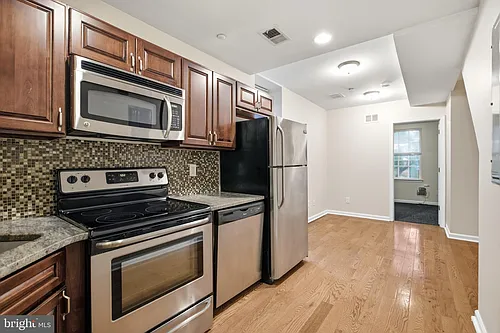 2238 N Park Ave #B Photo 1