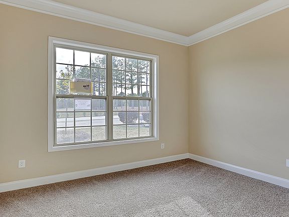 5th image of 261 Evansdale Way