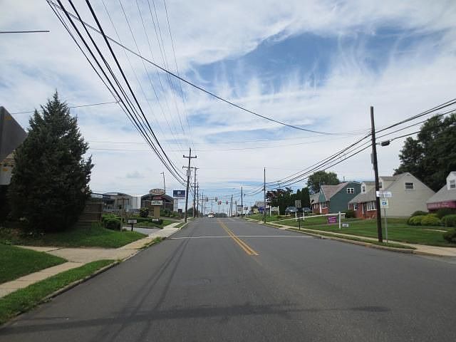 2nd image of 3208 Edgmont Ave