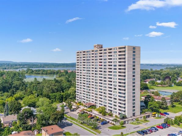 265 Poulin Ave #207, Ottawa, ON K2B 7Y8