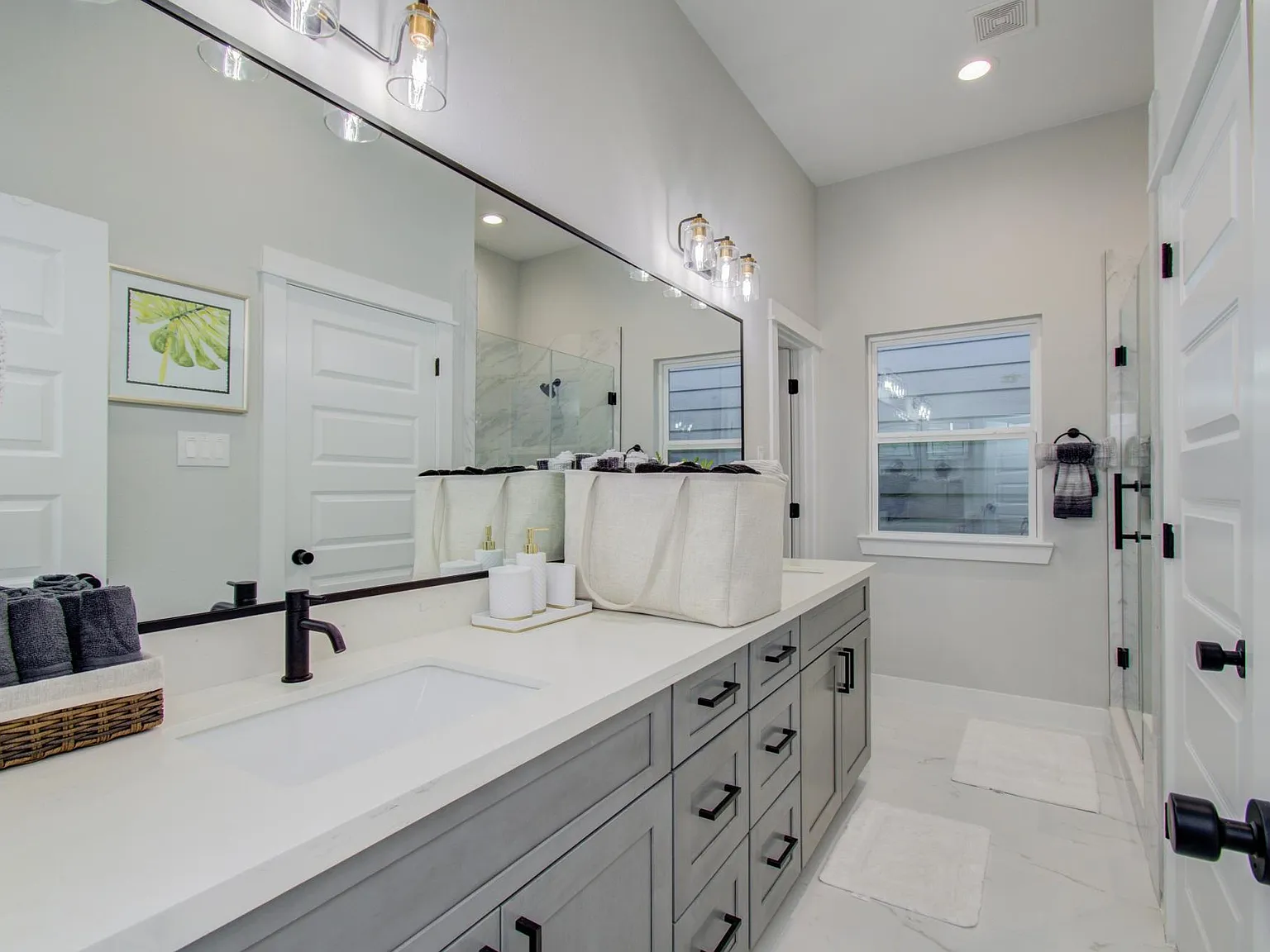 3 bed, 2.5 bath, 1685 sqft, $6,750 — Photo 4