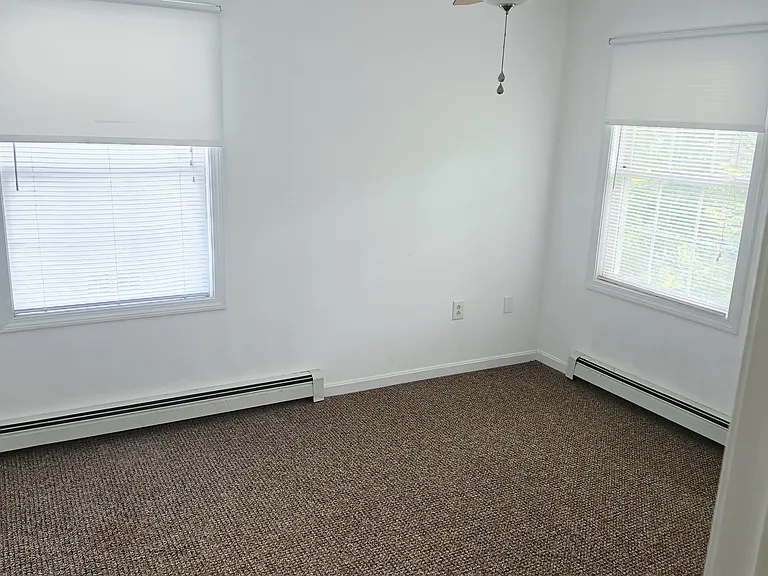 476 Plantation St — Photo 5