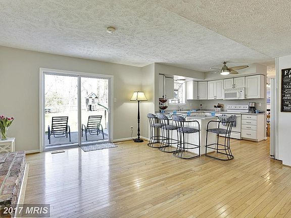 5th image of 1347 Blackwalnut Ct