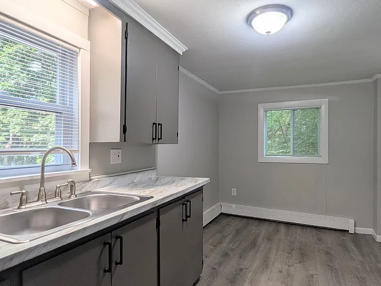 23 Winthrop St — Photo 2