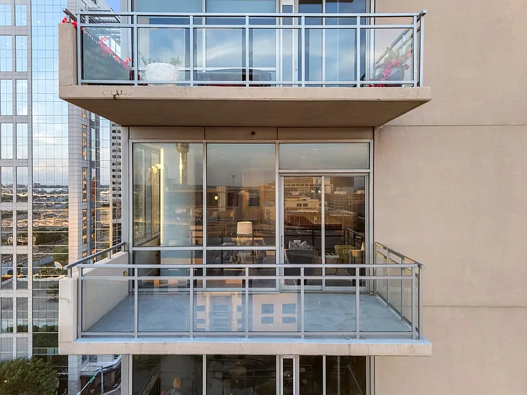 2200 Victory Ave #1105 — Photo 24