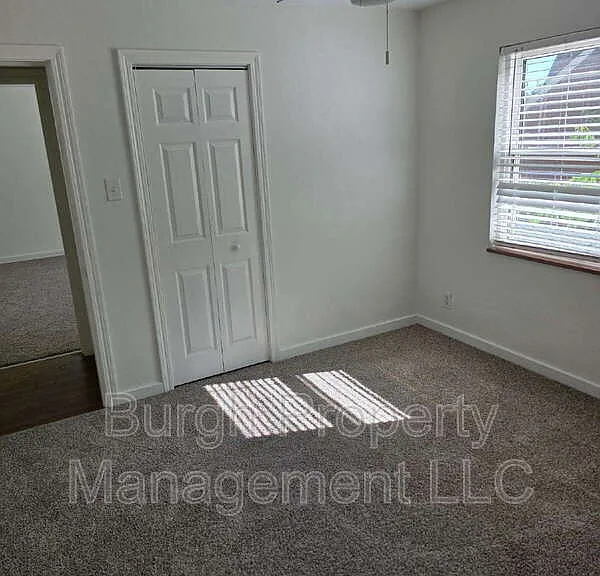 300 Maxwell Dr — Photo 16