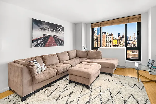 Rented by Compass | media 22