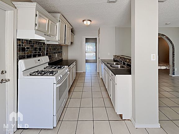 4th image of 1203 Picardie Dr