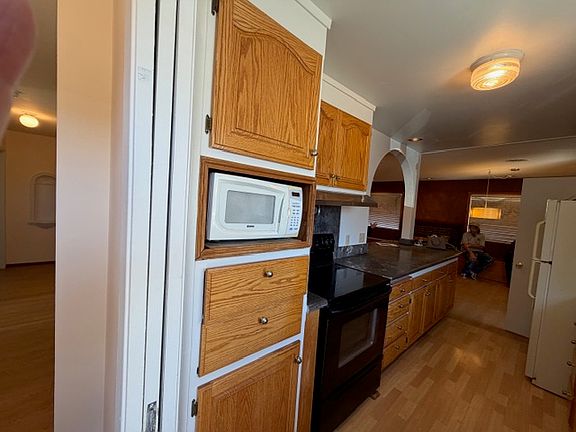 2nd image of 1023 Camellia Dr
