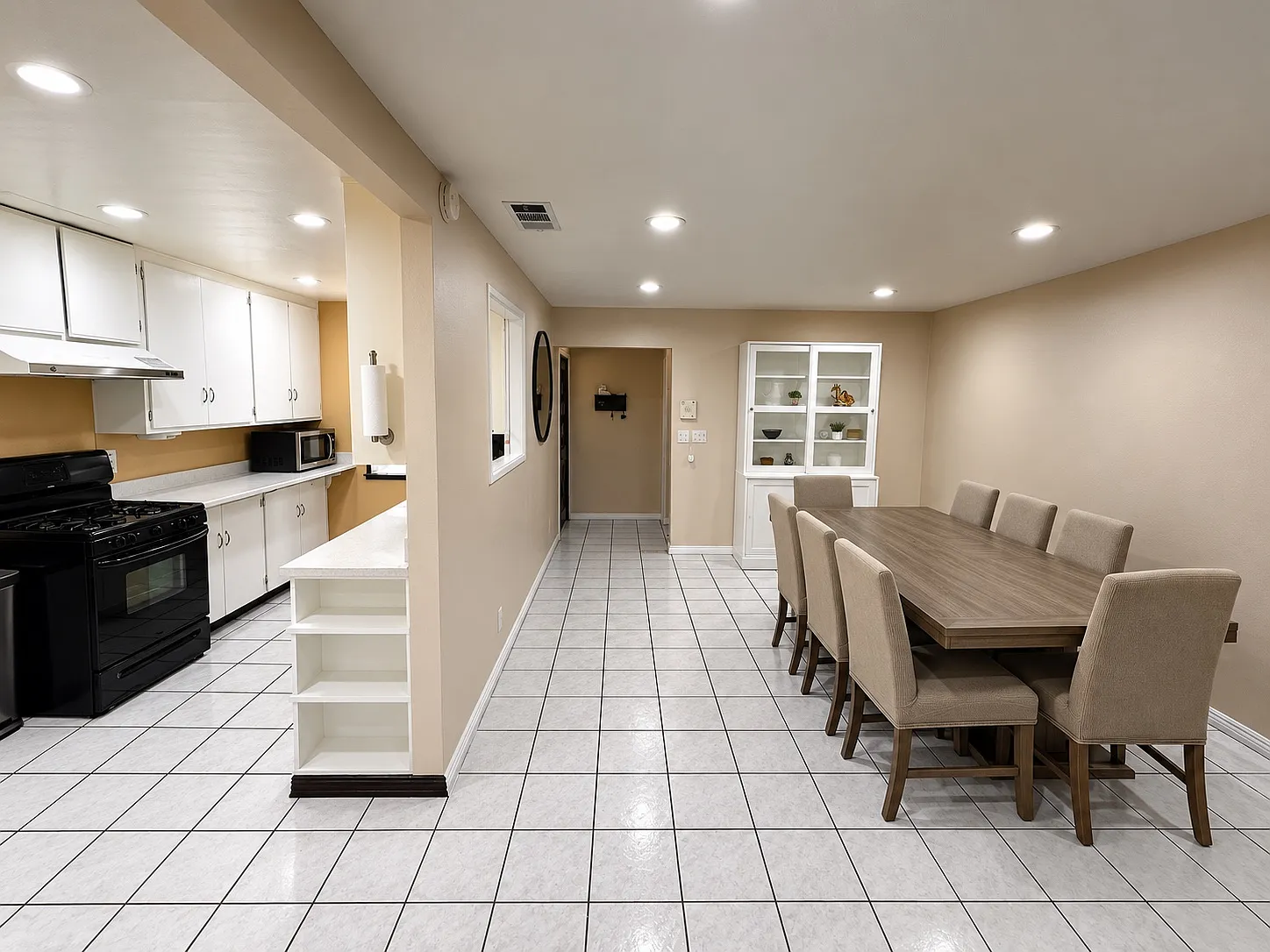 3 bed, 1374 sqft, $1,200 — Photo 4