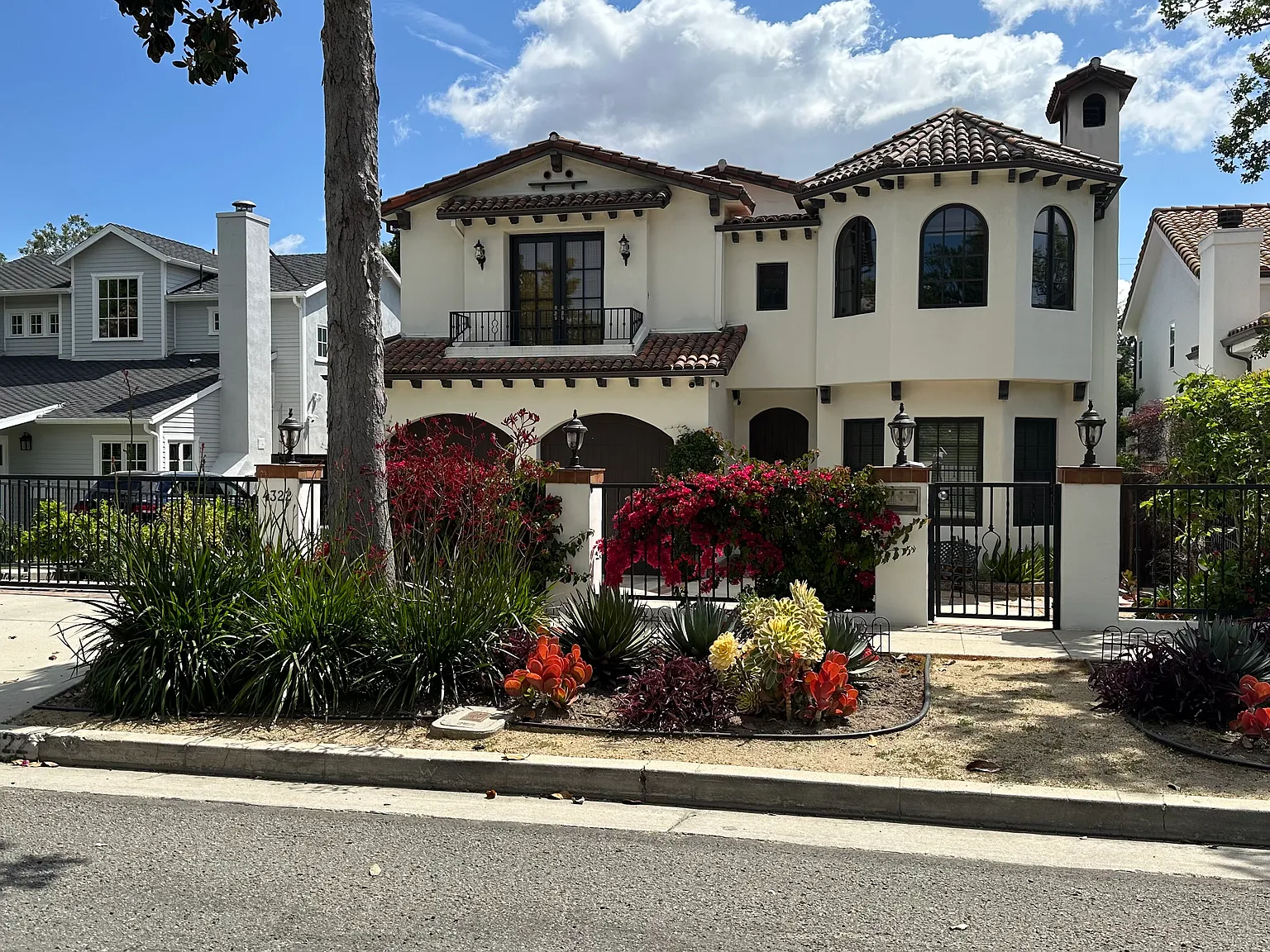 5 bed, 3827 sqft, $14,500 — Photo 1