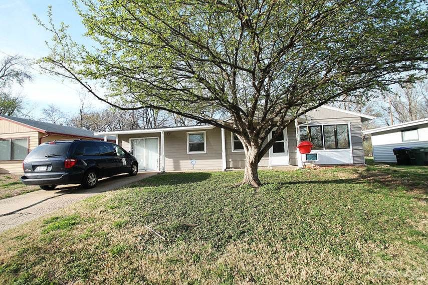 4BR, 1.5 BA Ranch