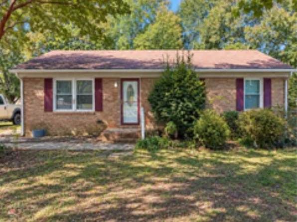 324 Briarwood Cir, Dallas, NC 28034
