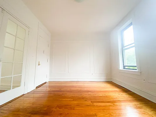 Rented by RealTegrity NY LLC | media 29