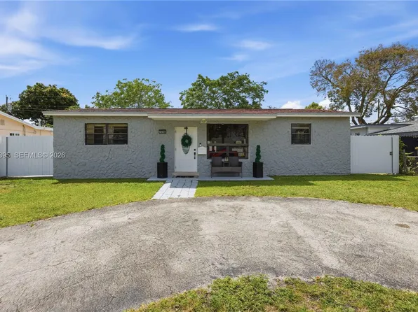 7390 Cleveland St, Hollywood, FL 33024