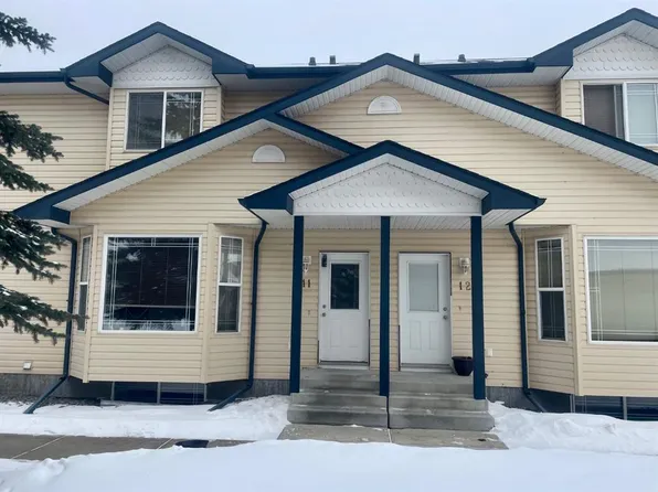 2 S Hinshaw Dr #11, Sylvan Lake, AB T4S 2J2