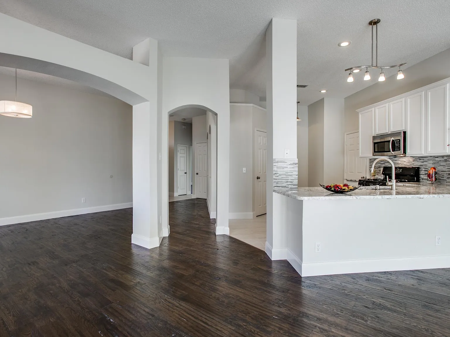 3708 Villanova Dr — Photo 3