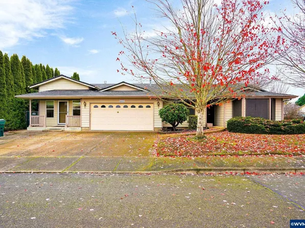 2610 Purisima Ct NE, Salem, OR 97305