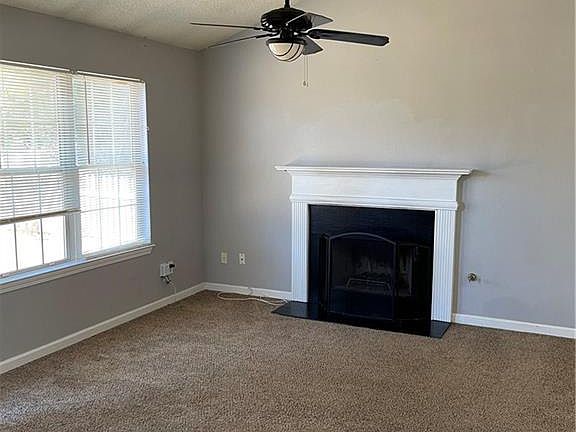 3rd image of 3821 Tidewater Way