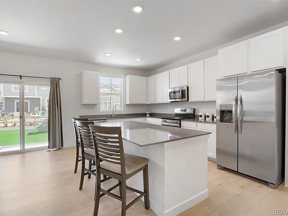 4th image of 5581 Tamarack Avenue