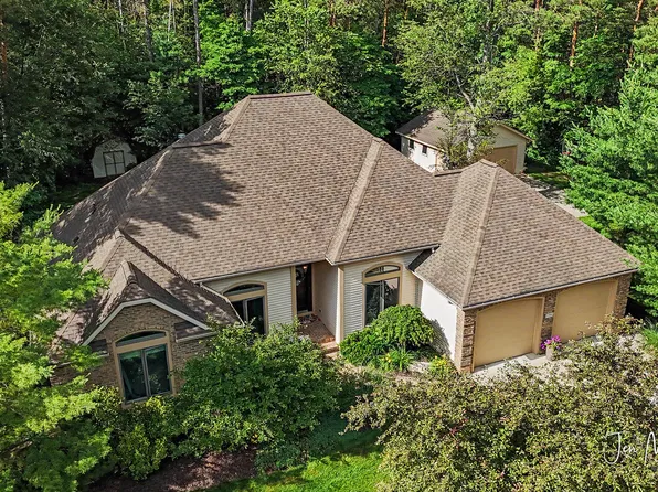 3701 Webber Pines Dr NE, Grand Rapids, MI 49525