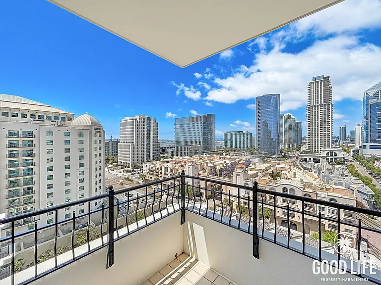 700 W Harbor Dr W #1306 — Photo 12