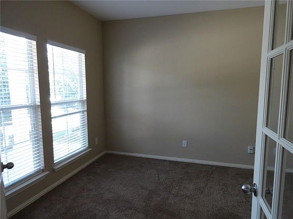 4th image of 10170 Cedar Lake Dr