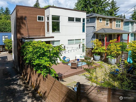 2nd image of 12025 36th Avenue NE