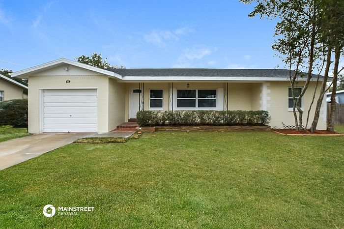 2nd image of 303 Alexandra Woods Dr