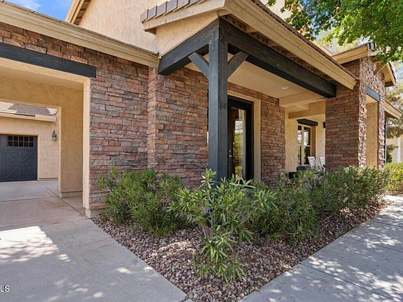 3rd image of 604 E SIPAPU Drive