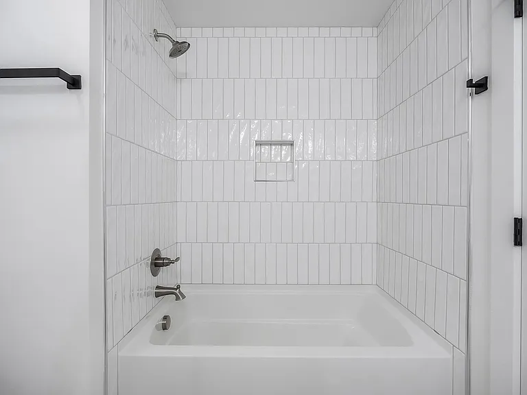 209 S High St — Photo 16