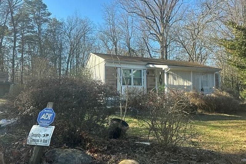 1st image of 93 Hazel Ave