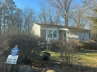 93 Hazel Ave, Sicklerville, NJ 08081