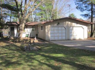 W7136 Campfire Rd, Shawano, WI 54166