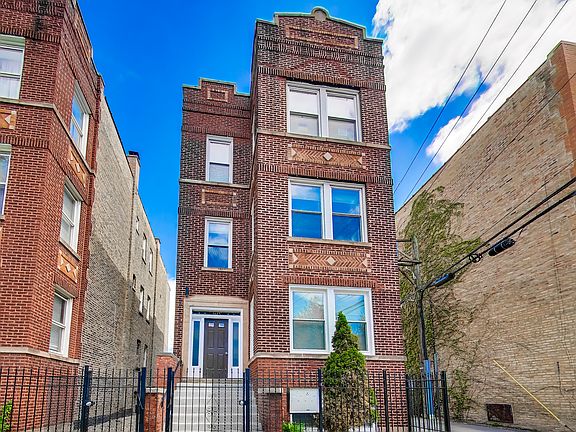 2nd image of 2615 N Hamlin Ave #1