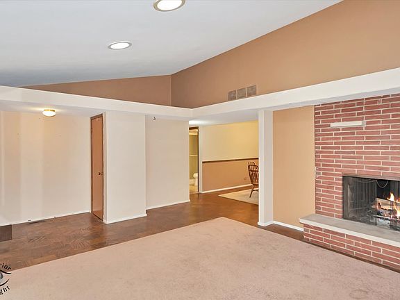 5th image of 208 Shady Ln