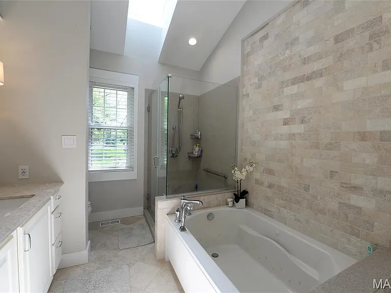 1306 S Geyer Rd — Photo 20