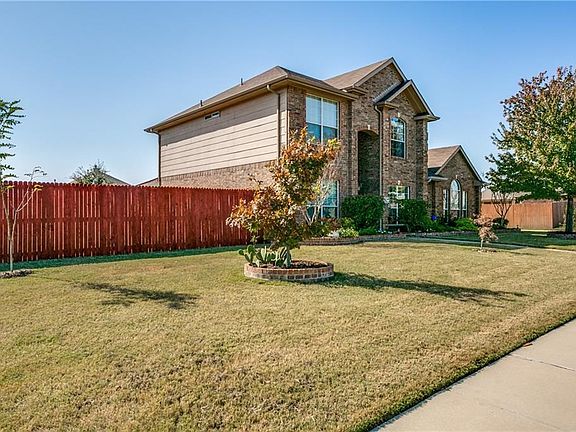 3rd image of 745 Braewick Dr