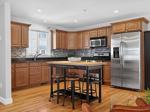 4th image of 36 Prospect St Unit 1