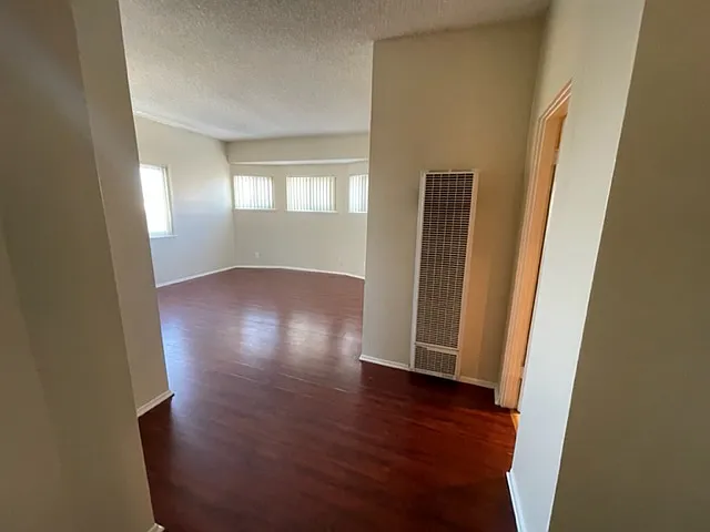 2600 W 8th Street — Photo 15