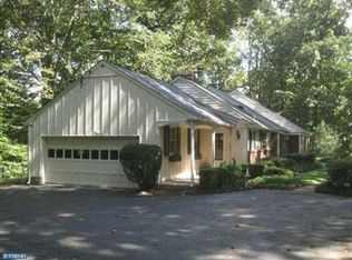 711 Woodcrest Cir, Wayne, PA 19087