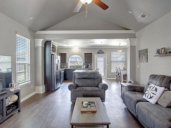 4th image of 7425 Russ Ln