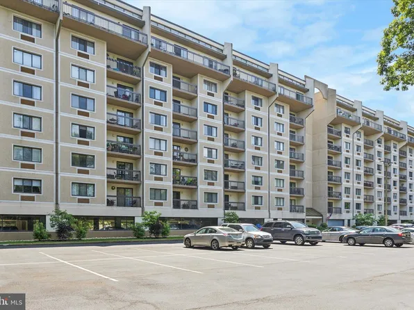 800 Avondale Rd APT 2C, Wallingford, PA 19086