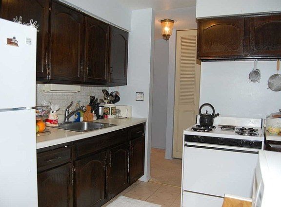 5th image of 1880 Bonnie Ln APT 418